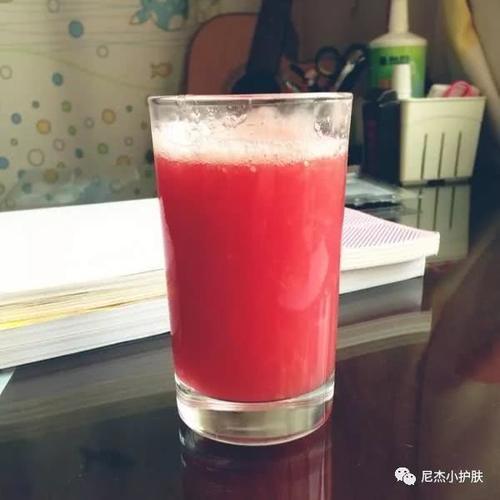 天气热了容易上火牙龈肿痛,多吃这三种食物,清