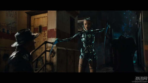 《艾莉塔:战斗天使》最新预告 半机械少女战力