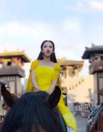 快手新晋女神三天涨粉一百万,竟还是女演员,网