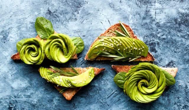 牛油果坏了是什么样