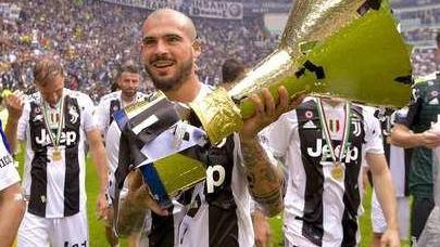 传斯图拉罗即将转会热那亚,或成罗梅罗交易的