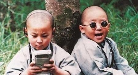 77岁和吴孟达释小龙曹查理拍戏 曾比李嘉诚有