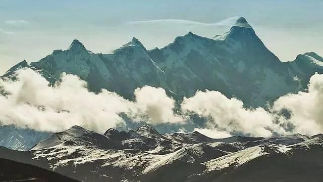 西藏的众山之父，被美国评为中国最美雪山，是西藏最难见的雪山!