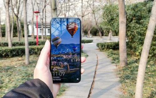 比华为Mate20Pro和荣耀V20科技感更强!它当之