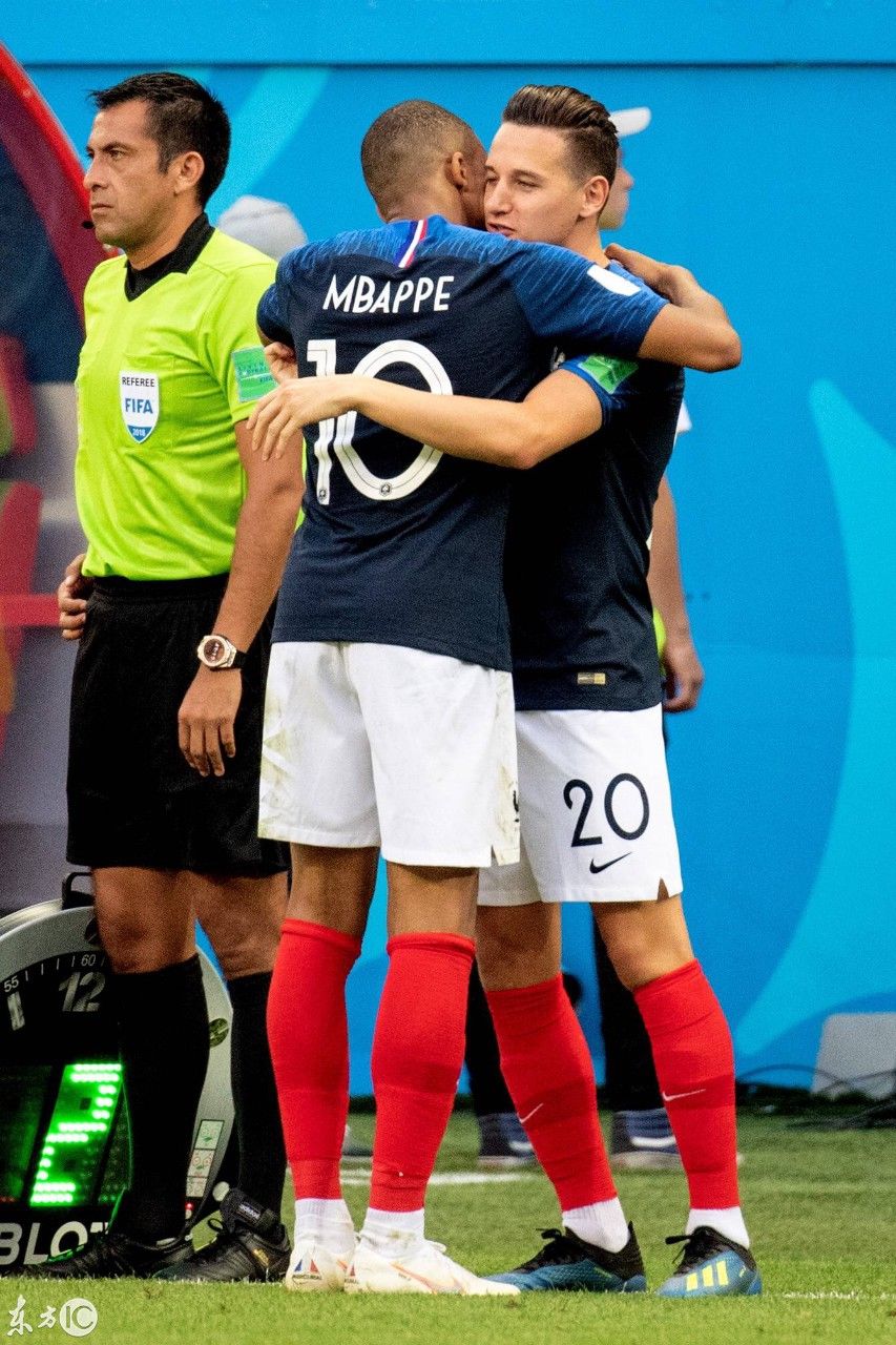 1998年法国不仅夺得世界杯,更有金童诞生,皇