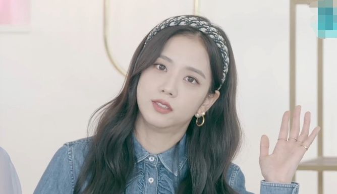 blackpink回归直播太惊艳，Lisa和男人拥抱了