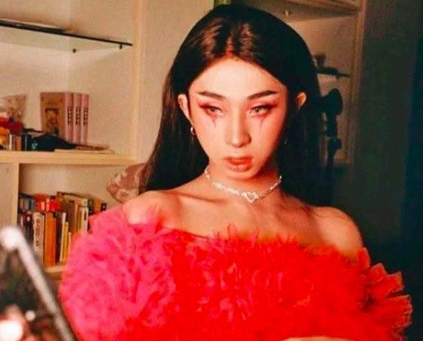 伊能静庾澄庆儿子晒女装照，妆容妖娆，被疑受父母婚姻影响