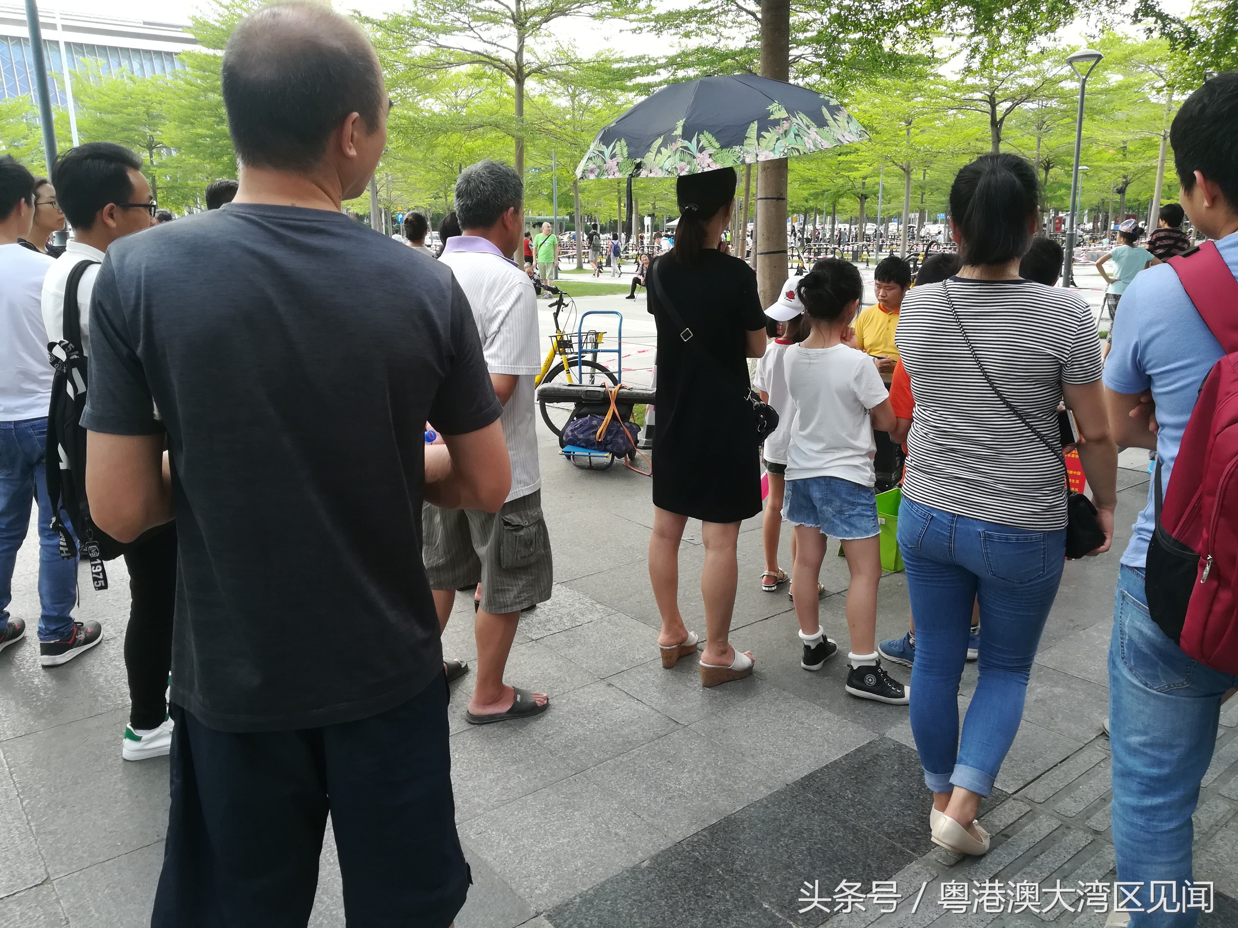 镜头下:深圳最繁华的地段,五一假期人山人海!