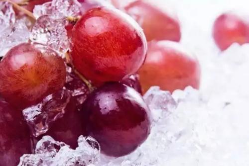 夏天吃葡萄好处多,美容养颜、预防贫血,可惜很