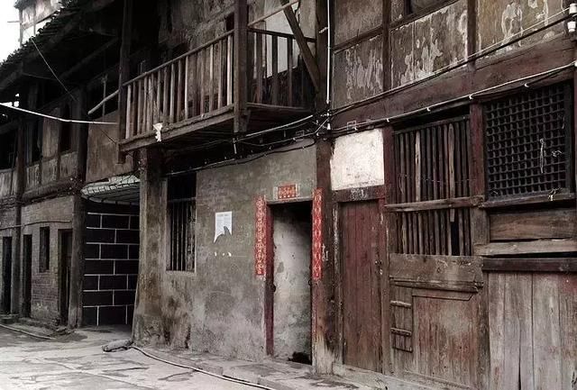 成都周边冷门古镇探秘:小桥轻舟晚,胧月入幽帘