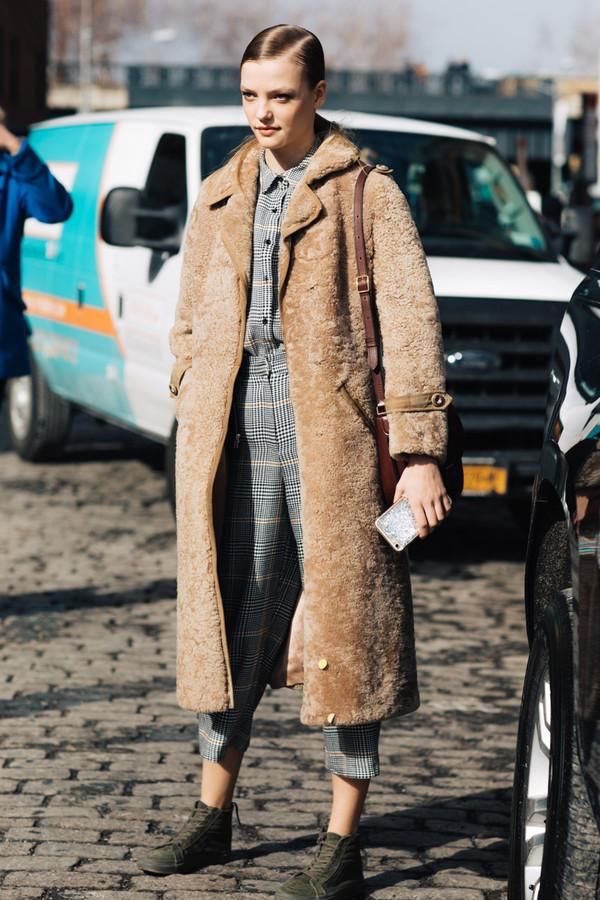 格纹大衣到底多好看,2018春季流行趋势仍然被