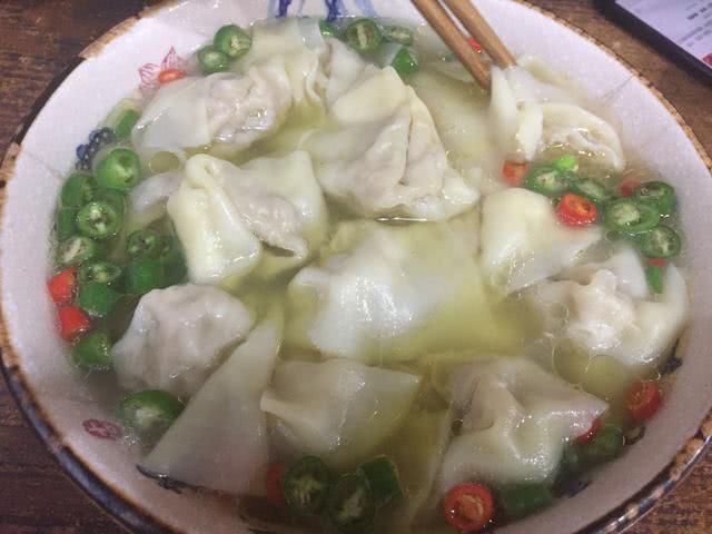 成都除了火锅还有很多美食,尤其是当地人很爱