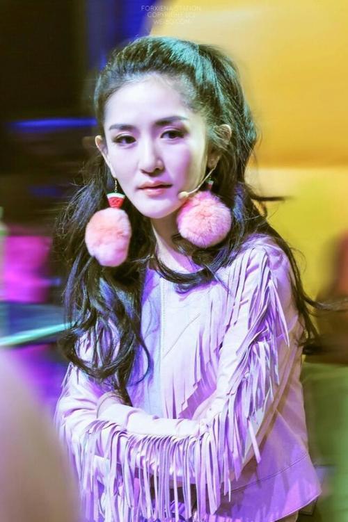 著名主持人工资曝光,汪涵年薪2140万排第二,何