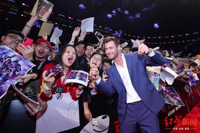 刷新纪录!《复联4》零点场预售票房已破亿