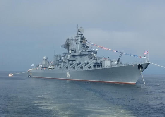 俄罗斯海军圣彼得堡闹出笑话,河上舰船大阅兵