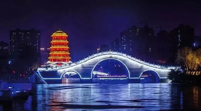 不用秉烛夜游的我们，有多幸运？