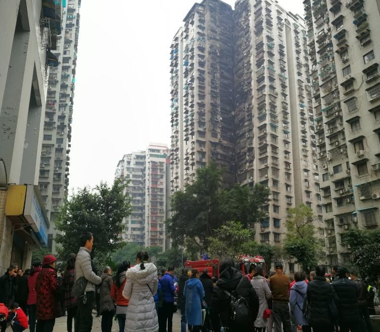 重庆加州居民楼起火