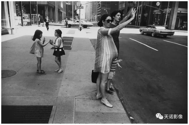 钟爱徕卡的街拍大师|Garry Winogrand