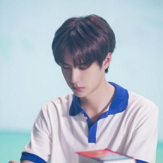 王一博适合主持吗