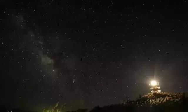 碧海蓝天，去这个小众海岛坐拥漫天繁星，寻觅一个隔世美梦!