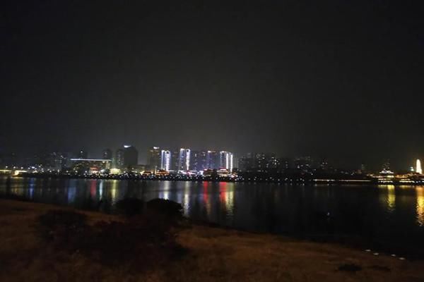 为什么说重庆是只适合旅游,不适合工作和生活的城市?