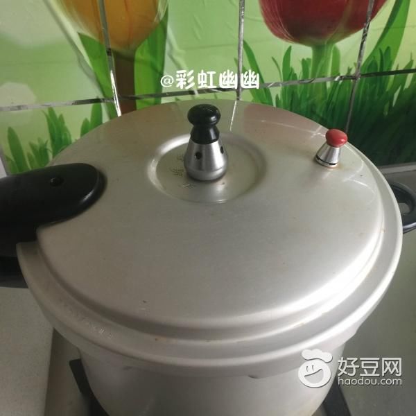 又薄又软、弹牙有嚼劲的香卤牛腱子