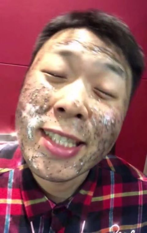 杜海涛贴面膜闪闪男孩,伴搞笑表情,表情:这种面假牛批星空包图网友笑图片