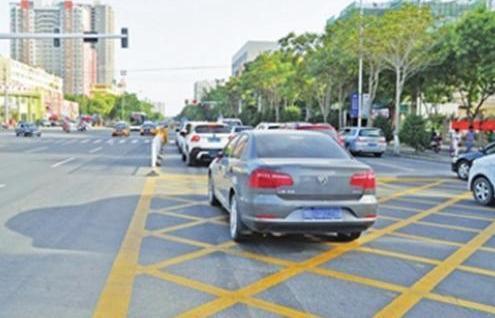 绿灯红灯没有黄灯怎么处理 t018ffa2a2e493675c3.jpg