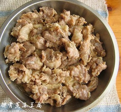 腐乳排骨蒸冻豆腐