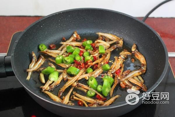 初夏之味开胃下饭菜，韭菜炒河鱼干