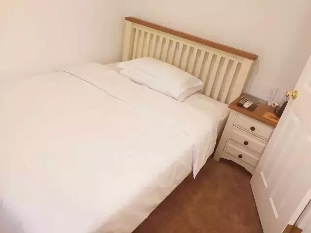 在浩瀚无际的库布其沙漠中，出现一个奇迹，一个海市蜃楼般的存在