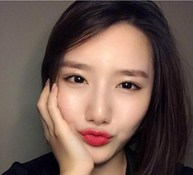 抖音五大美女图4酷似林允儿,图三基本看不到!