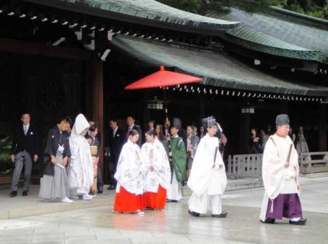 在日本,农村结婚彩礼钱要多少?看完这个你会想