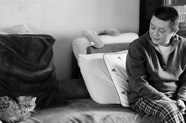 王朔：呸，都不是东西！