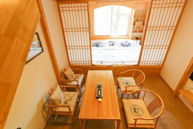 谁说只有冬天才能泡温泉，在这儿，春末的温泉比冬季更有料