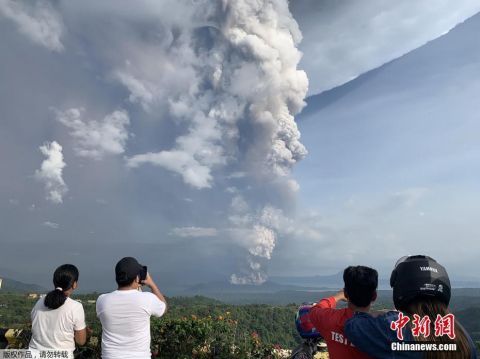 大雅台塔尔火山爆发