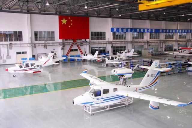 开飞机啦！中航工业游，让您的孩子0距离体验航空科技！