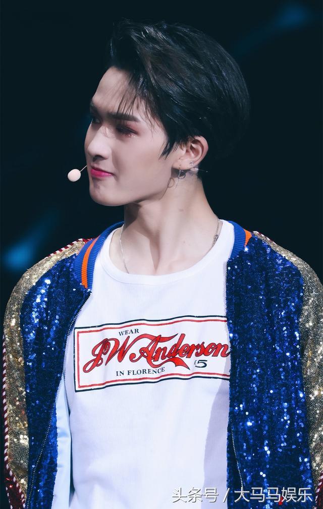 乐华七子成都见面会,朱正廷暴瘦!红了眼眶也没