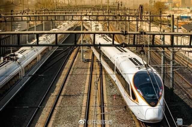 厉害了！中国高铁复兴号家族出了位大长金！太震撼了