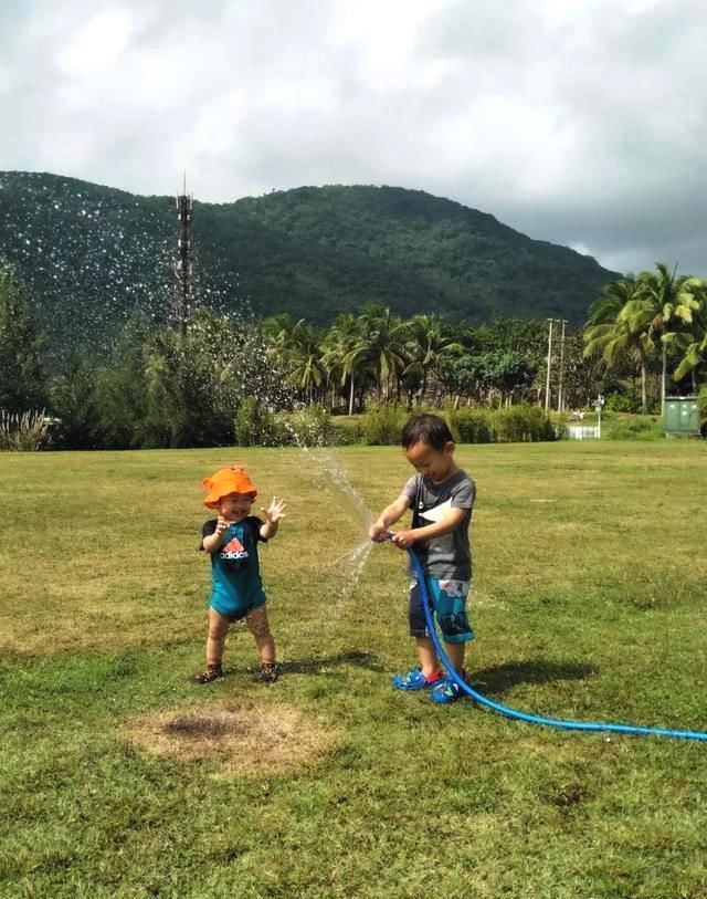 辣妈带娃海南房车行 房车虽小 院子很大