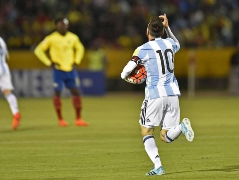 梅西戴帽将阿根廷扛进世界杯,上4轮不胜是不是
