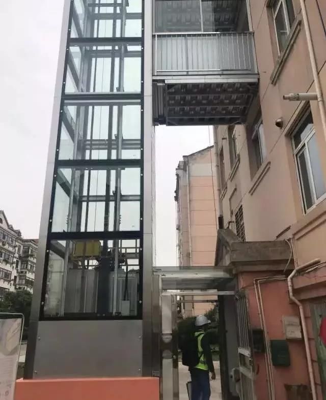旧楼电梯装在什么位置