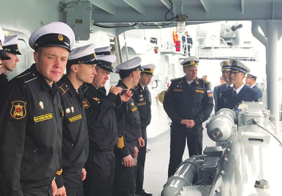 海军70周年多国海军活动举行舰艇开放日中外