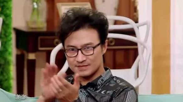 汪峰热搜预定!港媒曝章子怡怀二胎,现身机场体