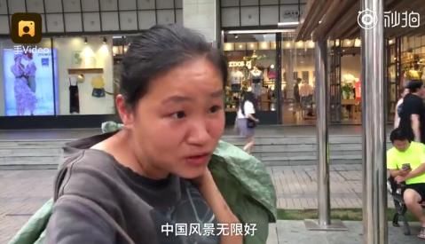 三人坐楼顶欲轻生，拾荒女秒变“唐僧”开启花式劝说：别跳了，下