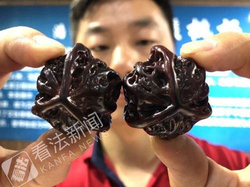 文玩核桃开展 一对收藏款能买一辆奔驰