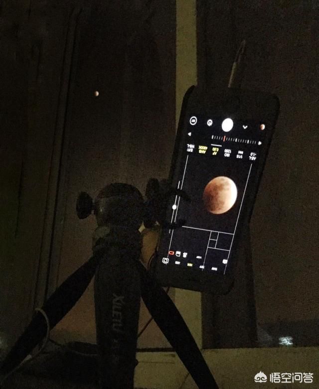 如何用手机拍月亮,用什么方法可以拍到大月亮