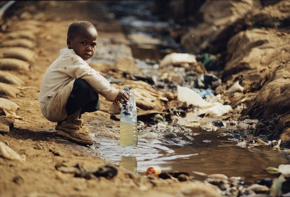 非洲人为何渴死不打井,饿死不种地?当地人:没