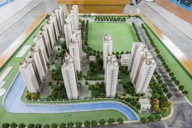 看完扎心!在武汉的\"空巢青年\",月存多少钱才能买房?