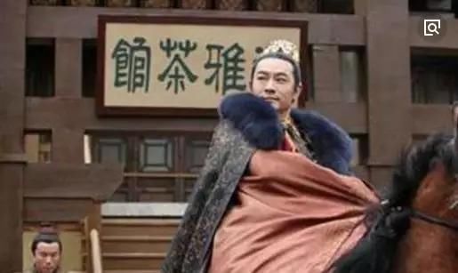 为了不让弟弟当上皇帝，哥哥先带坏了弟弟，最后当上皇帝